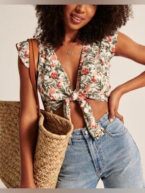 Abercrombie & Fitch Floral Tie-Front Crop Top in Coral and Green